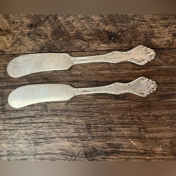 NATIONAL SILVER CO Princess Elizabeth (Sterling Flat Handle Butter Spreader (2)